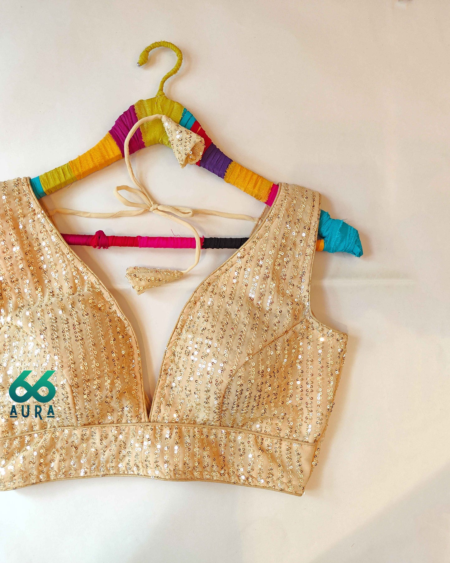 VANILLA AURA SLEEVELESS BLOUSE