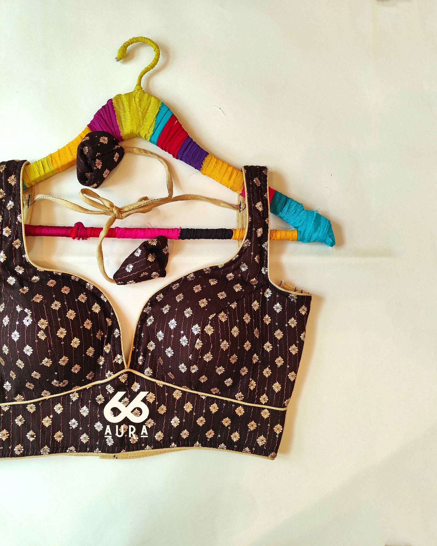 BRUNETTE AURA SLEEVELESS BLOUSE