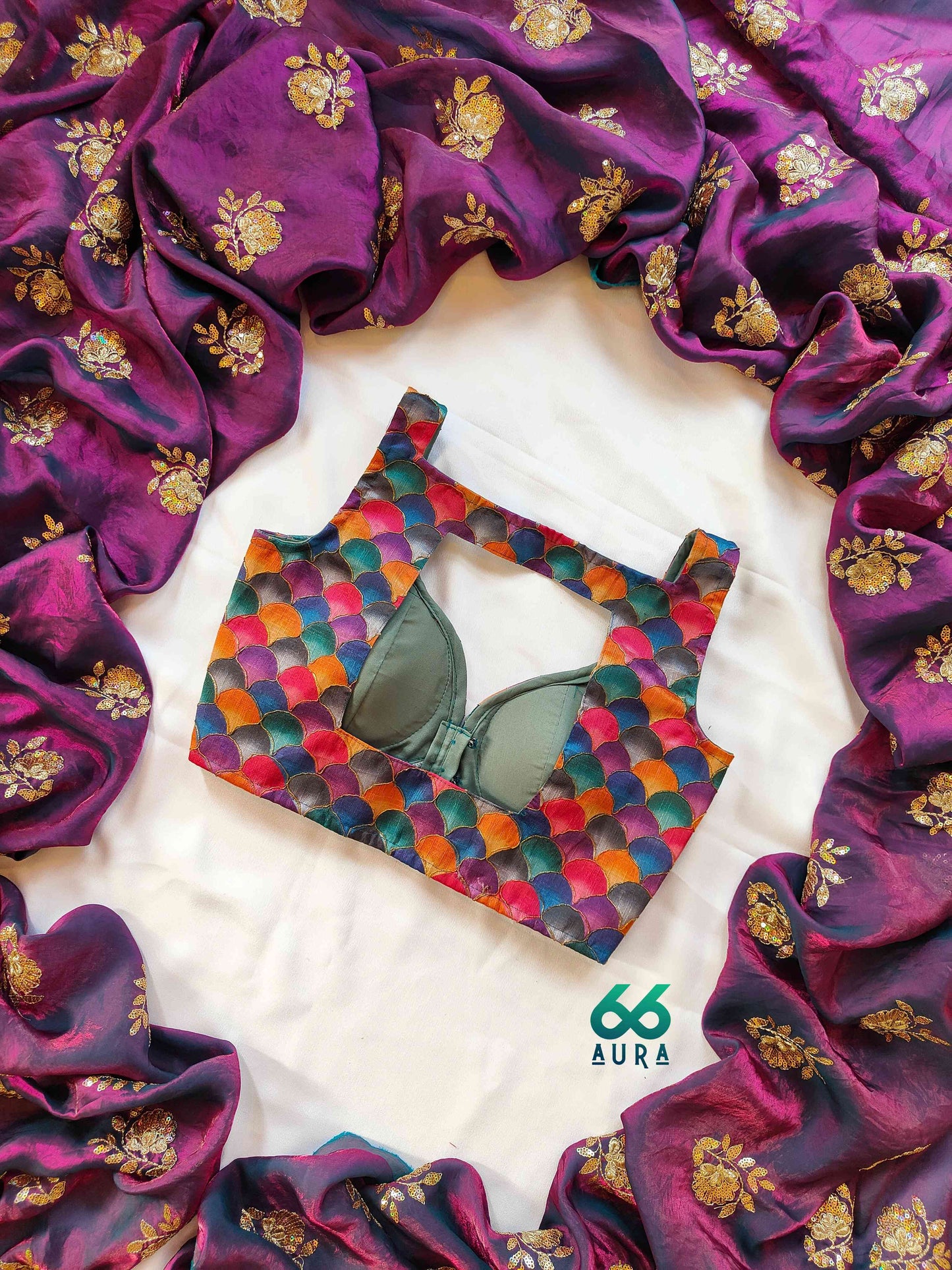 EMPRESS AURA SAREE WITH VIVID AURA SLEEVELESS BLOUSE