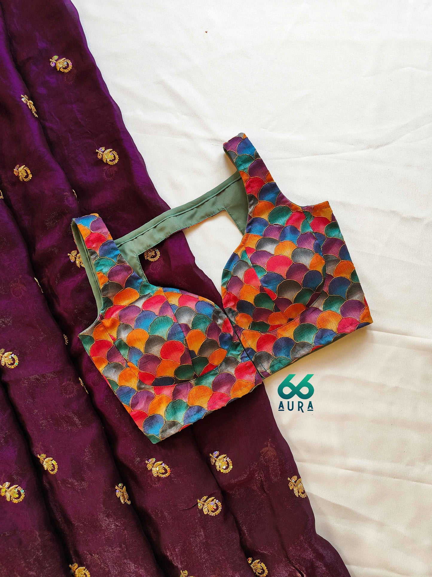 DREAM AURA SAREE WITH VIVID AURA SLEEVELESS BLOUSE