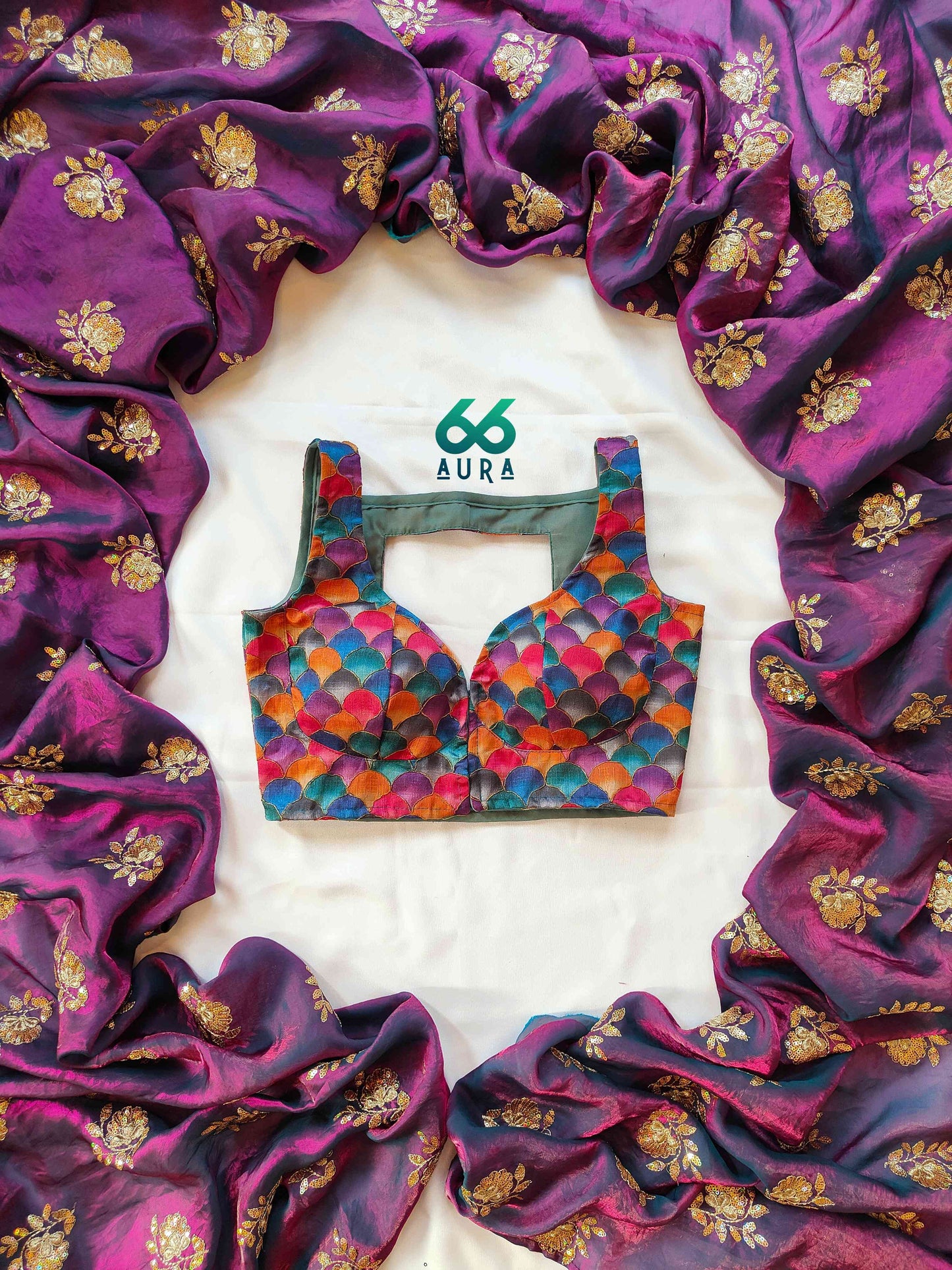 EMPRESS AURA SAREE WITH VIVID AURA SLEEVELESS BLOUSE