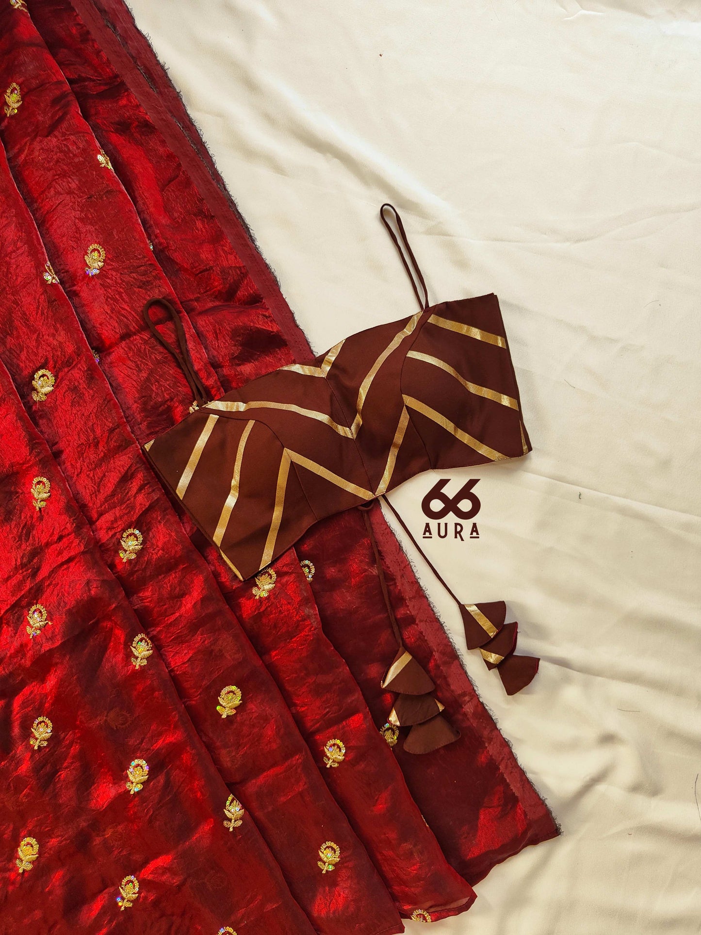 MOCHA AURA SLEEVELESS BLOUSE