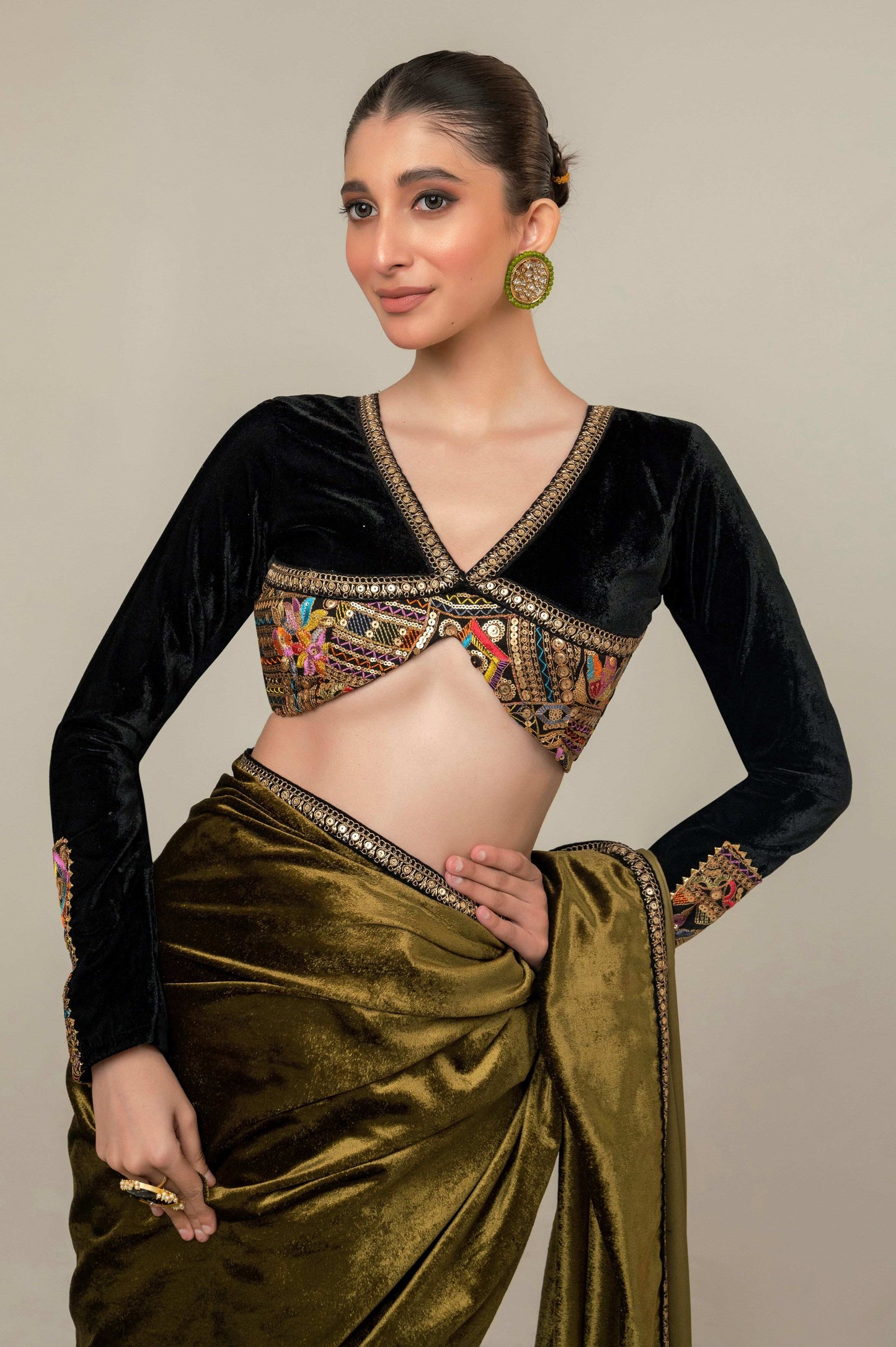 VELVET VOGUE SAREE WITH MIDNIGHT MANOR BLOUSE - 66Aura