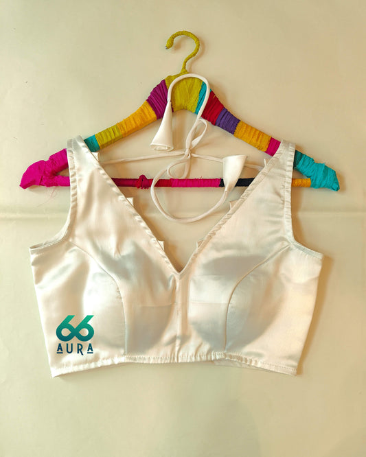 FROST AURA SLEEVELESS BLOUSE