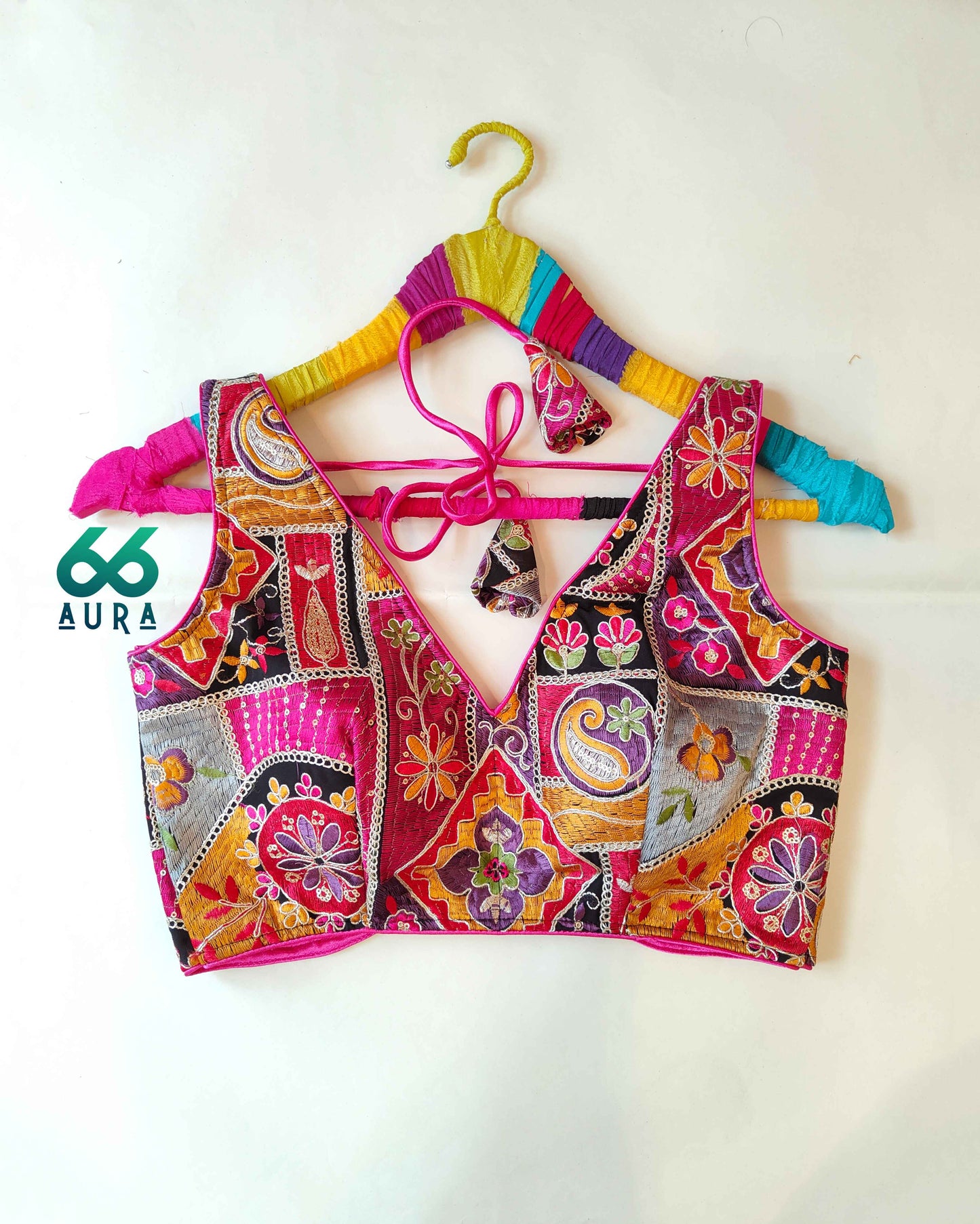 GALAXY AURA SLEEVELESS BLOUSE