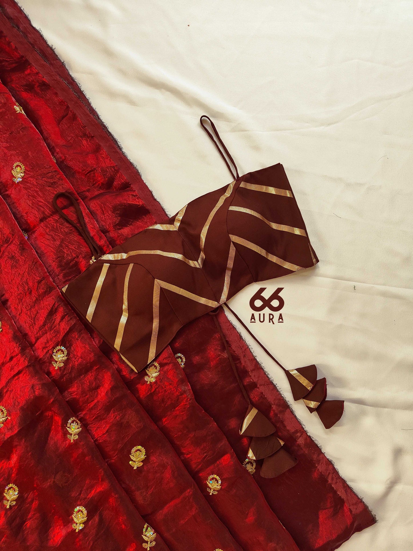 MOCHA AURA SLEEVELESS BLOUSE