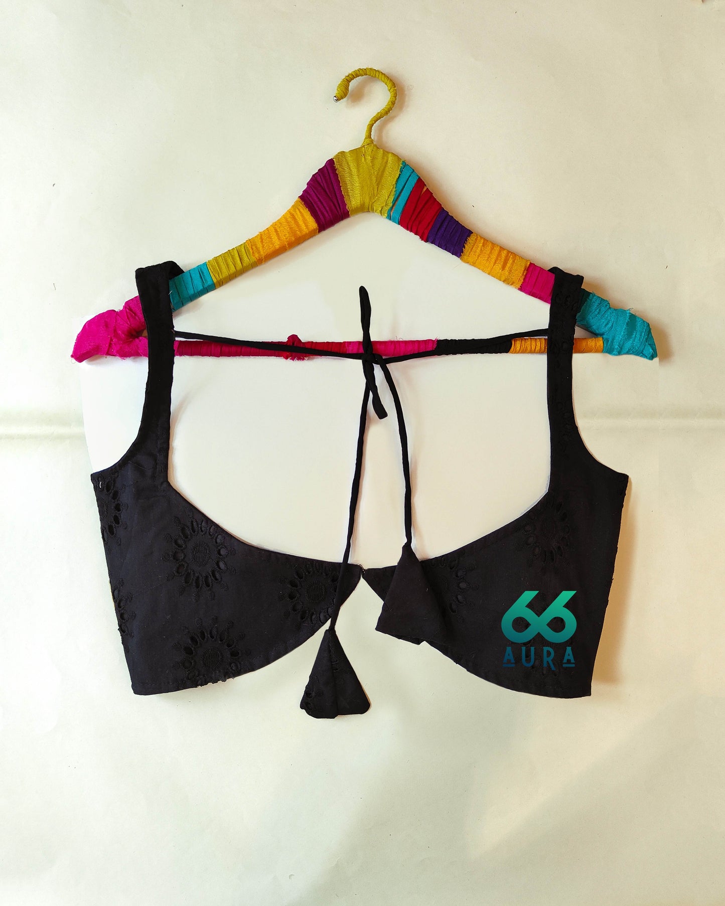 DARK AURA SLEEVELESS BLOUSE