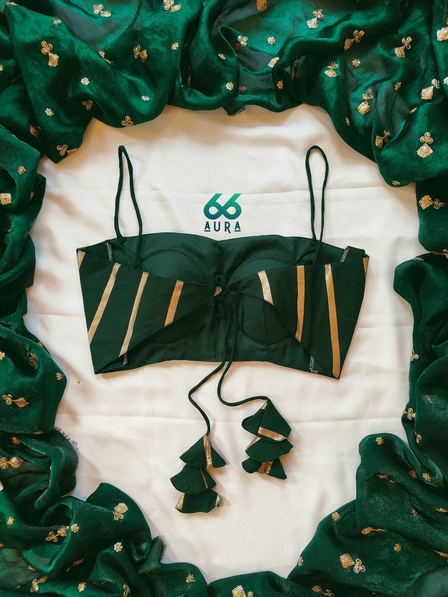 PINE AURA SLEEVELESS BLOUSE