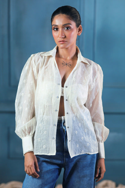 Oversized CLOUD CRAFT shirt by 66aura in soft fabric, shown in a relaxed fit with a casual, contemporary style.