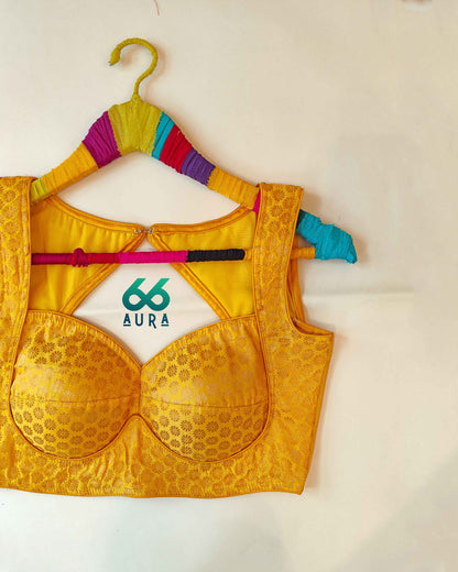 HONEY AURA SLEEVELESS BLOUSE