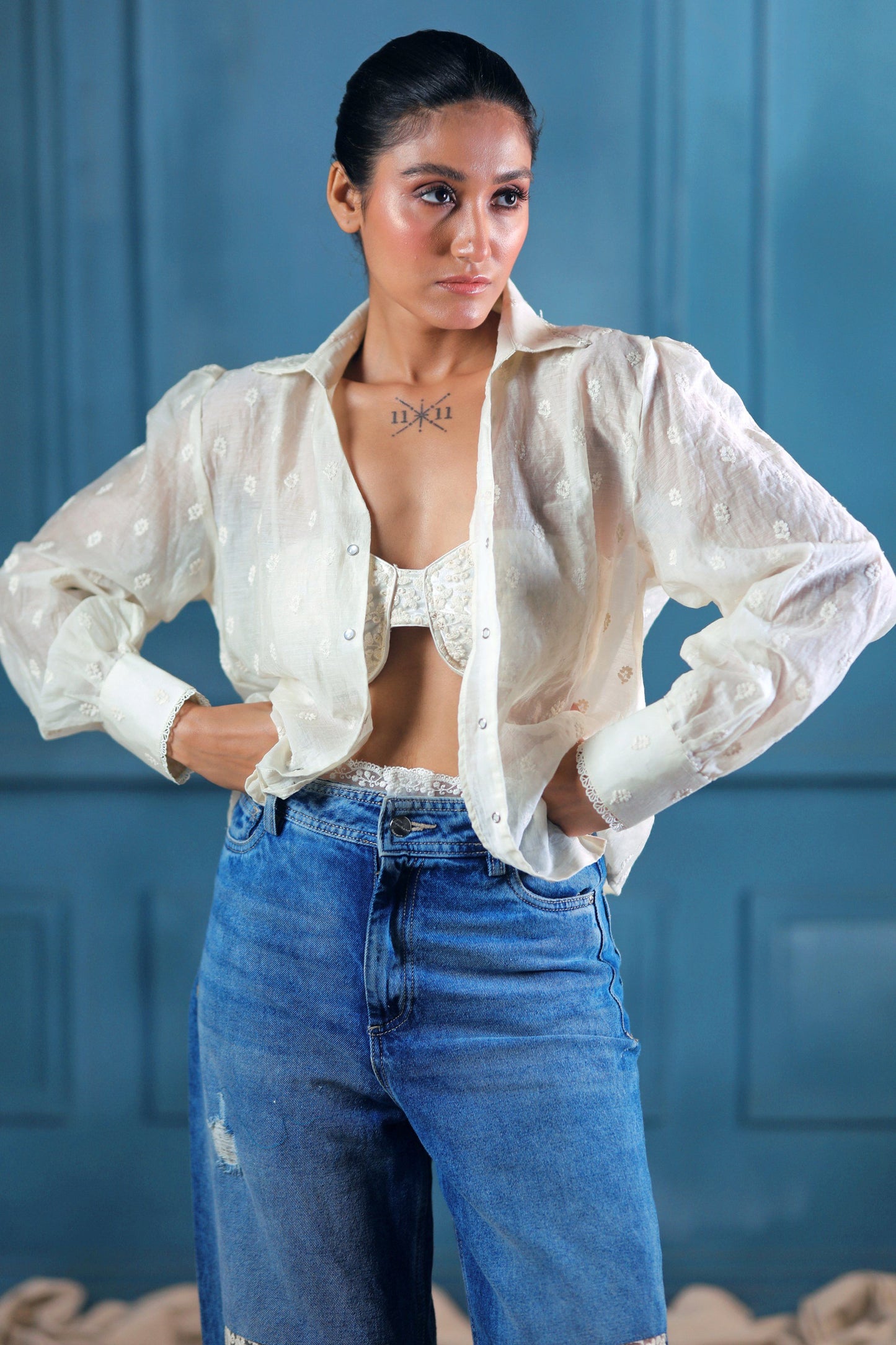 Oversized CLOUD CRAFT shirt by 66aura featuring soft fabric and relaxed fit, shown in a light, airy style.