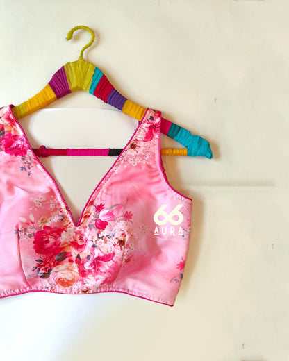 TAFFY AURA SLEEVELESS BLOUSE