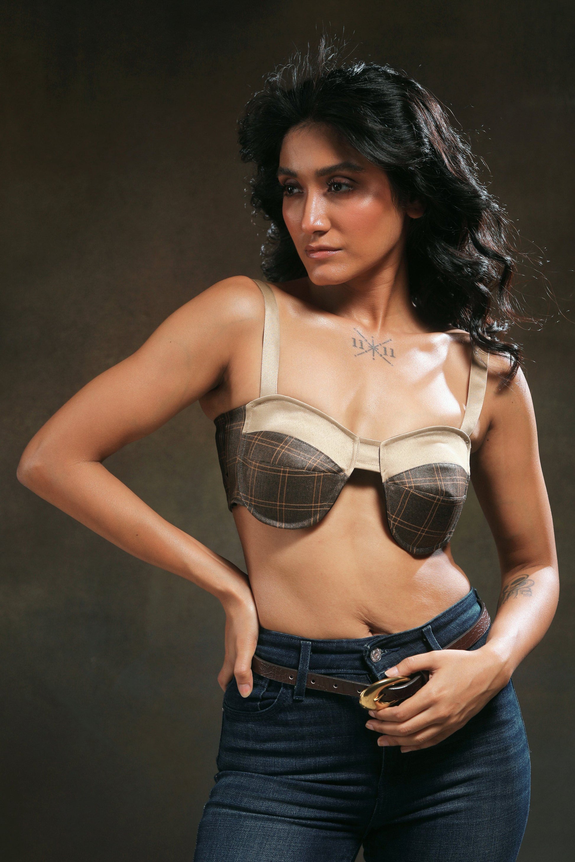 66aura Expresso Edge Bralette featuring delicate lace details and soft fabric for comfortable wear.