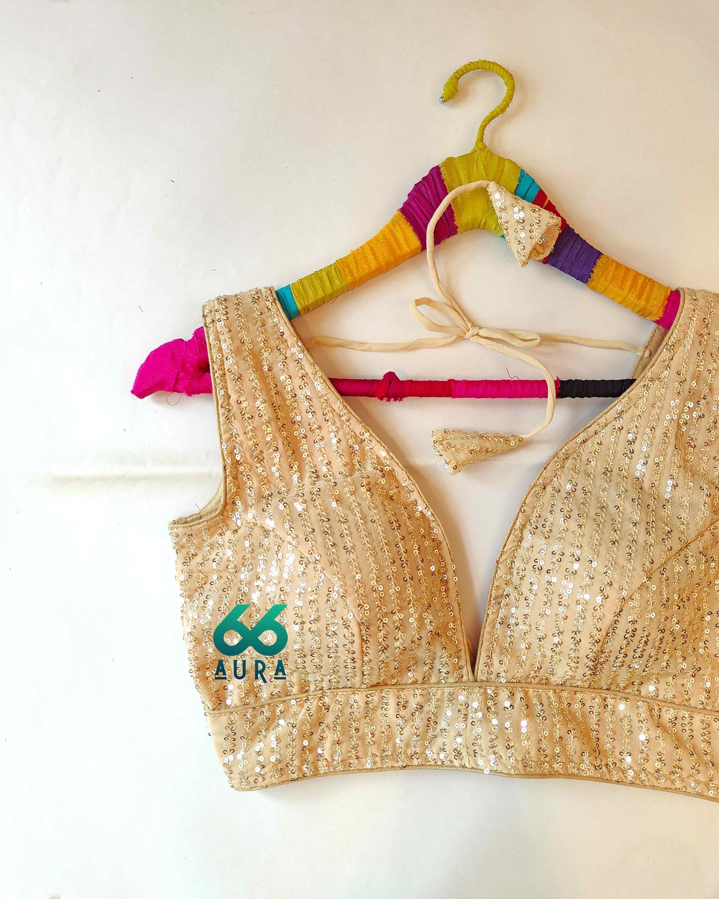 VANILLA AURA SLEEVELESS BLOUSE