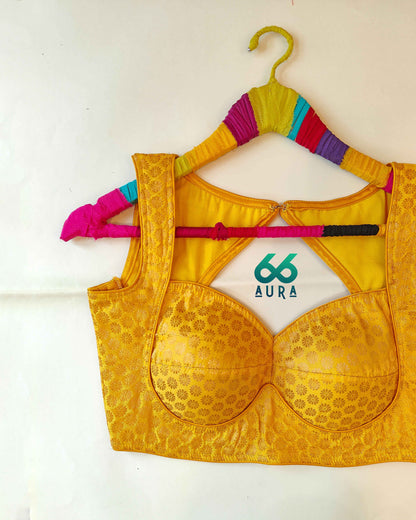 HONEY AURA SLEEVELESS BLOUSE