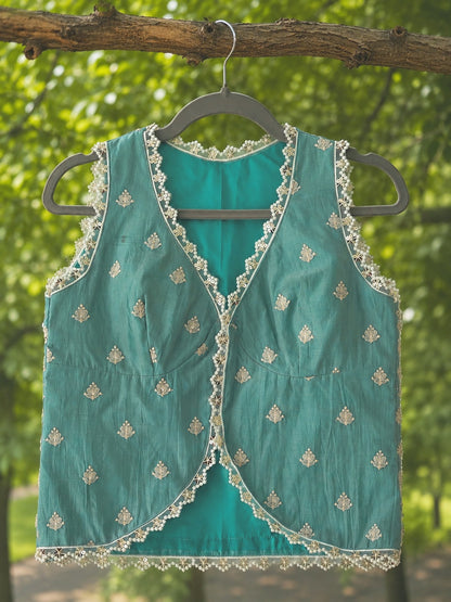 66aura Capri Coast Top shown in a stylish sleeveless design with light fabric and casual fit, perfect for summer wear.