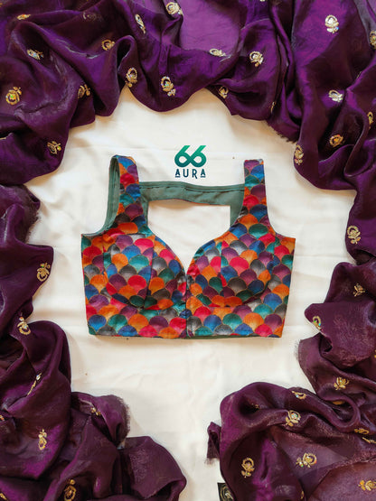 DREAM AURA SAREE WITH VIVID AURA SLEEVELESS BLOUSE