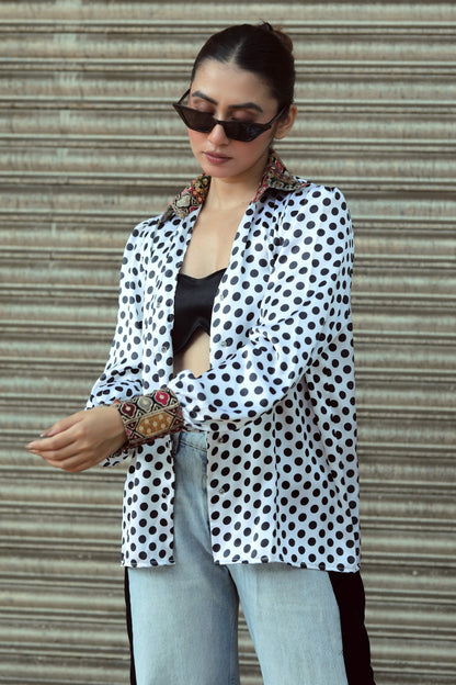 66aura Plot Twist shirt featuring a stylish graphic design, casual fit, and comfortable fabric, perfect for everyday wear.