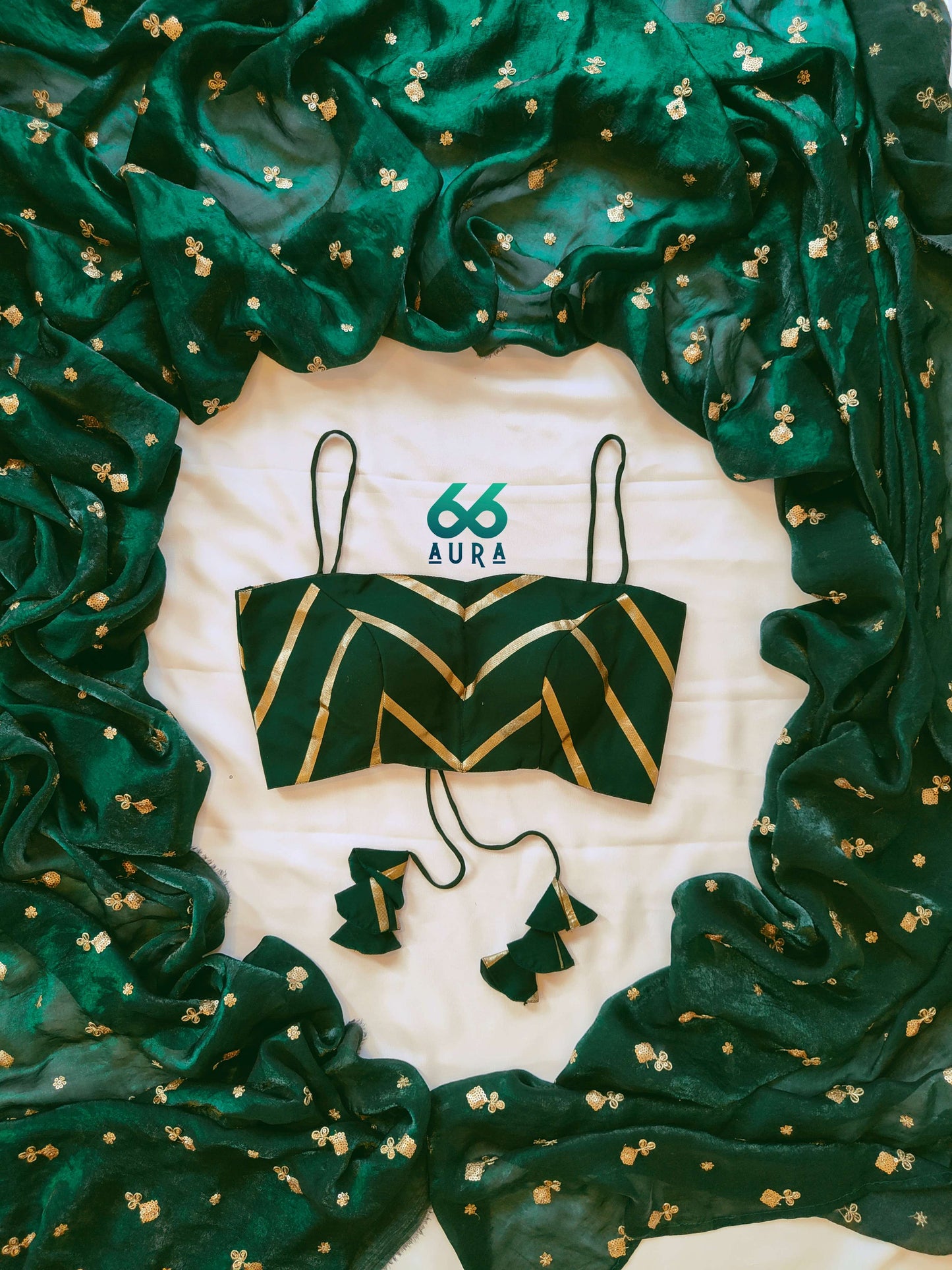 PINE AURA SLEEVELESS BLOUSE