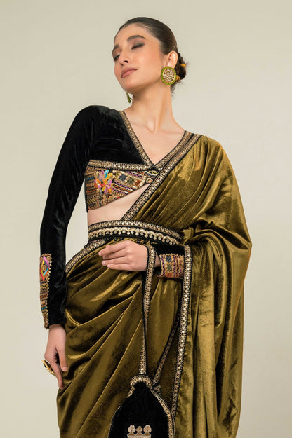 VELVET VOGUE SAREE WITH MIDNIGHT MANOR BLOUSE - 66Aura