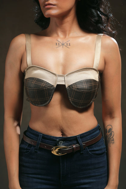 66aura Expresso Edge Bralette showing lace detail and soft fabric, designed for comfort and style.
