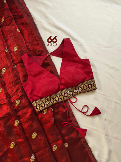 BERRY AURA SLEEVELESS BLOUSE