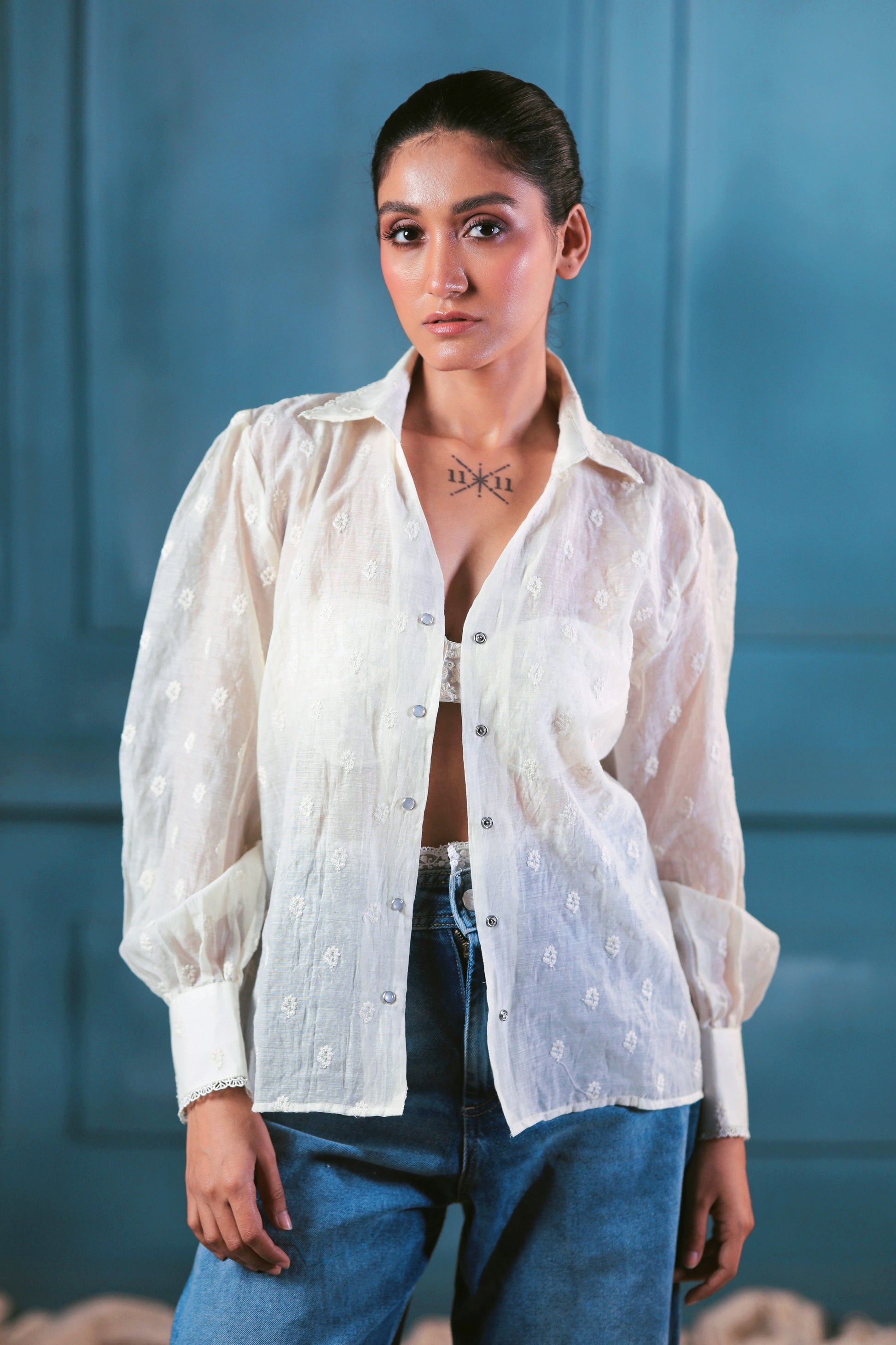 Oversized CLOUD CRAFT shirt by 66aura featuring a relaxed fit, soft fabric, and cloud-inspired design in a casual style.