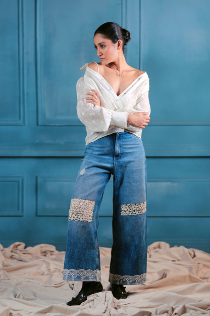 Oversized CLOUD CRAFT shirt by 66aura featuring a relaxed fit, soft fabric, and casual style, shown in a neutral color.