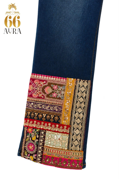 66aura Too Iconic jeans displayed on a multihang, showcasing their stylish fit and denim texture.